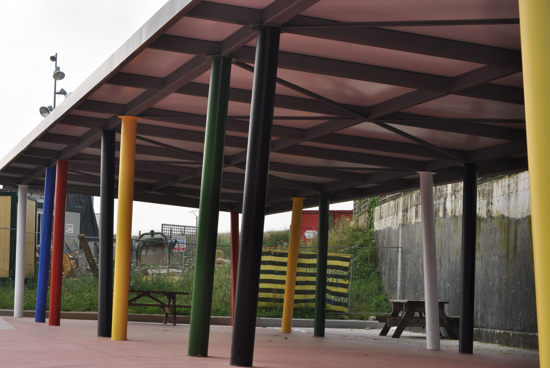 Cubierta Patio Colegio Público - COLOMBRES