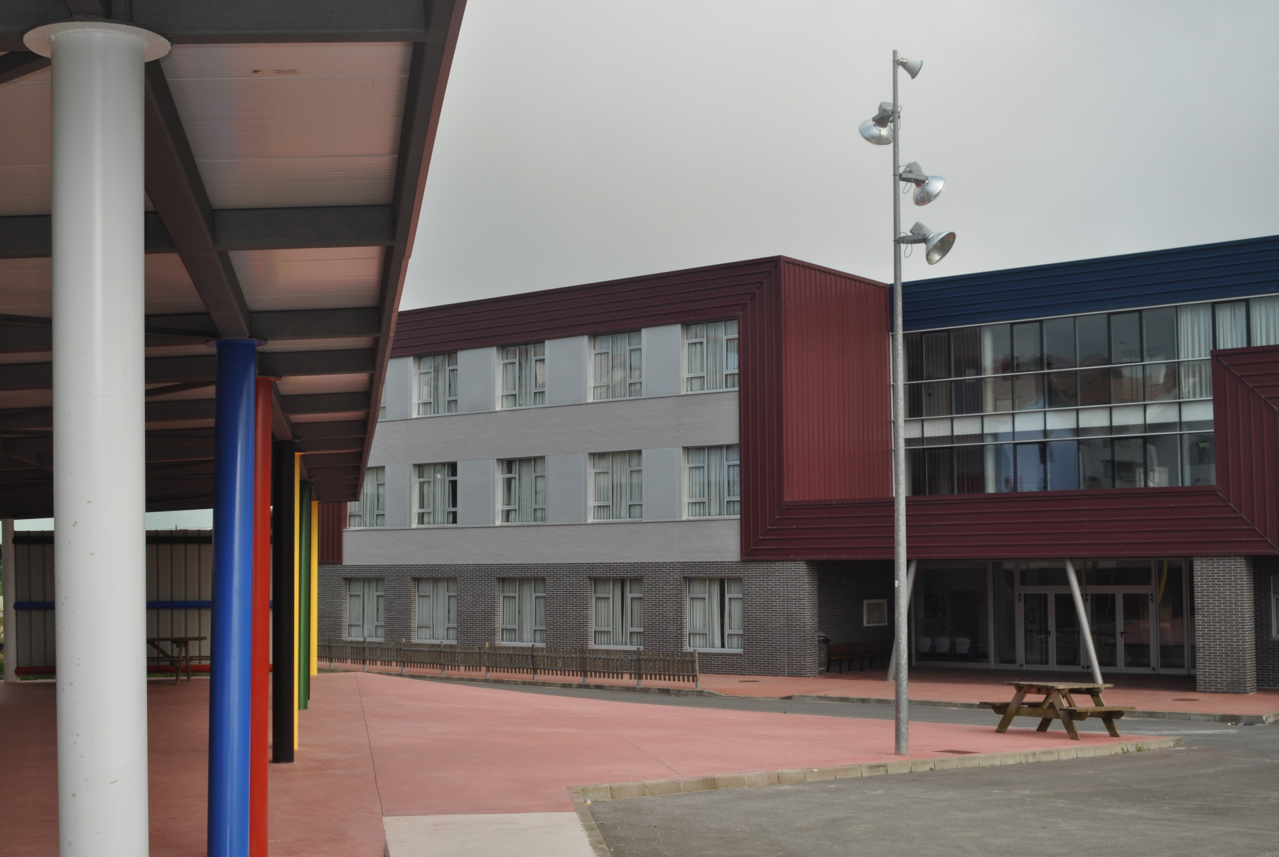 Cubierta Patio Colegio Público - COLOMBRES