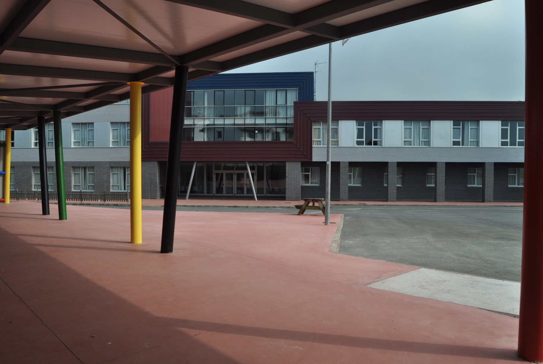 Cubierta Patio Colegio Público - COLOMBRES