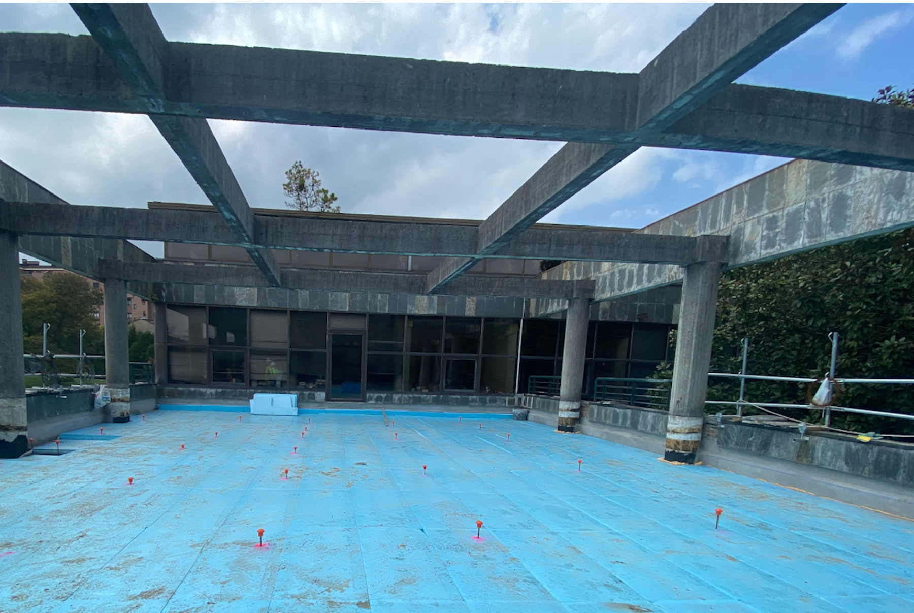 Reparación de cubiertas Facultad de Economía y Empresa - OVIEDO
