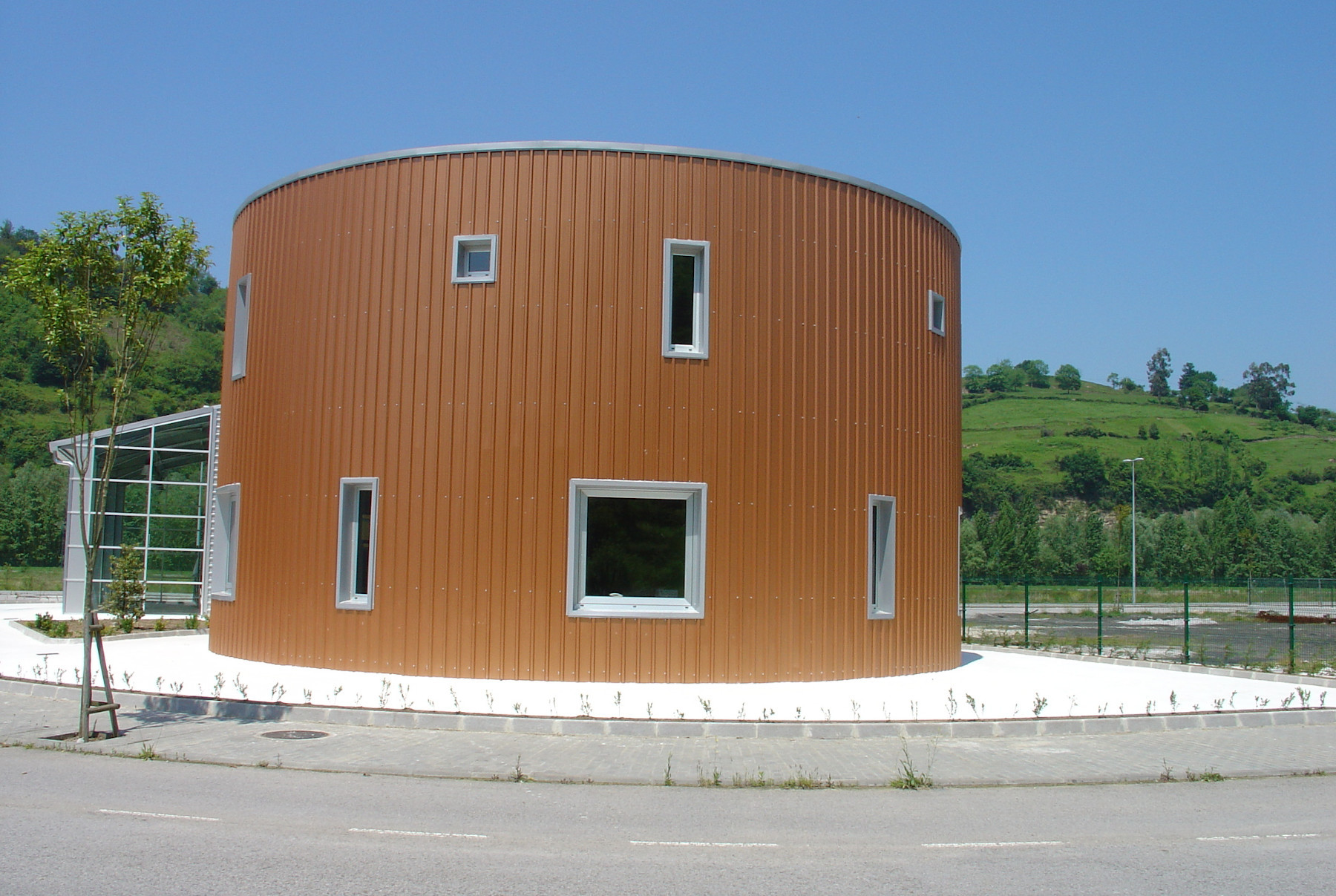 Edificio Industrial - OLLONIEGO