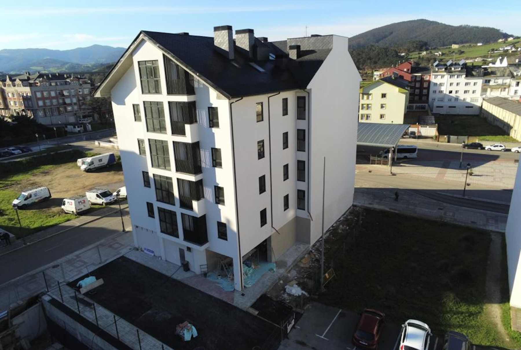 Edificio de Viviendas en C/Luis Méndez Calzada, Navia, Asturias